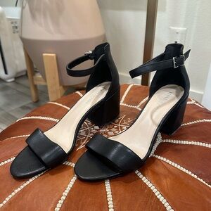 KENNETH COLE Hannon Block Heel Sandals